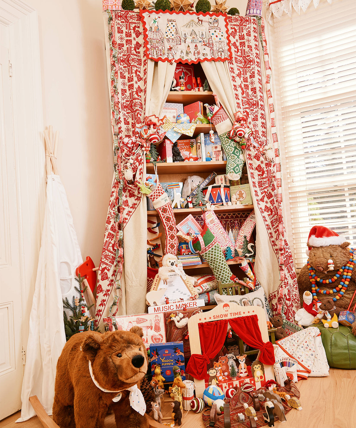 Coral & Tusk North Pole Advent Calendar